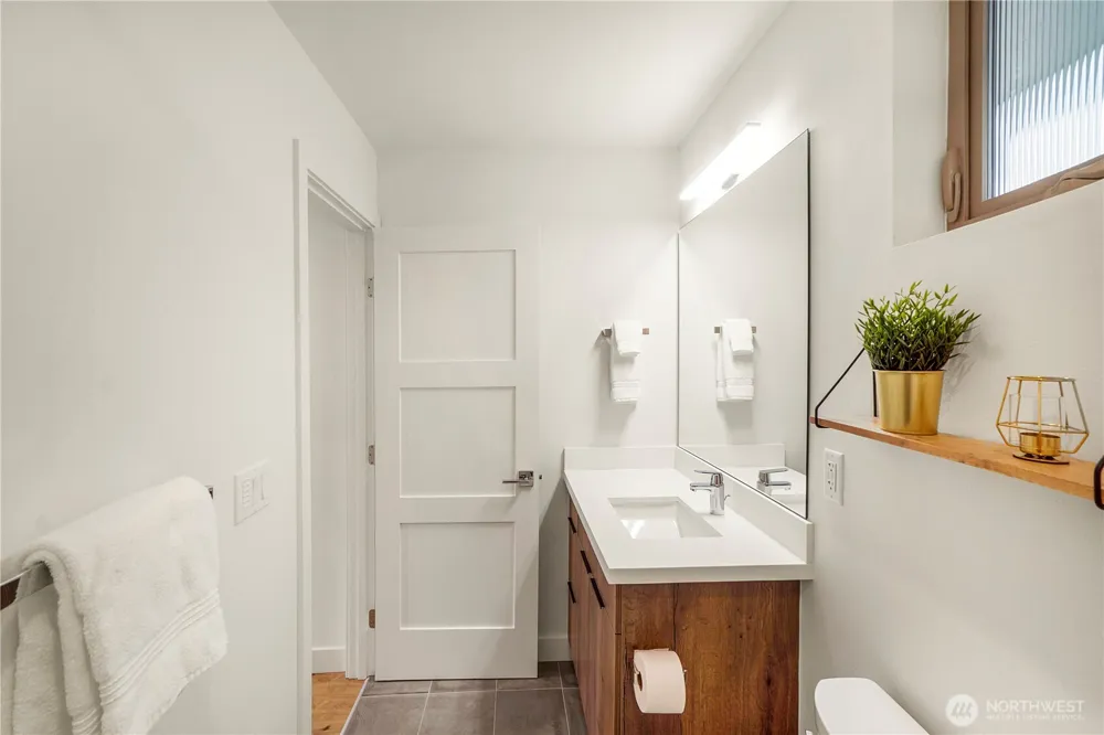 939 NW 56th Street #B Seattle, WA 98107