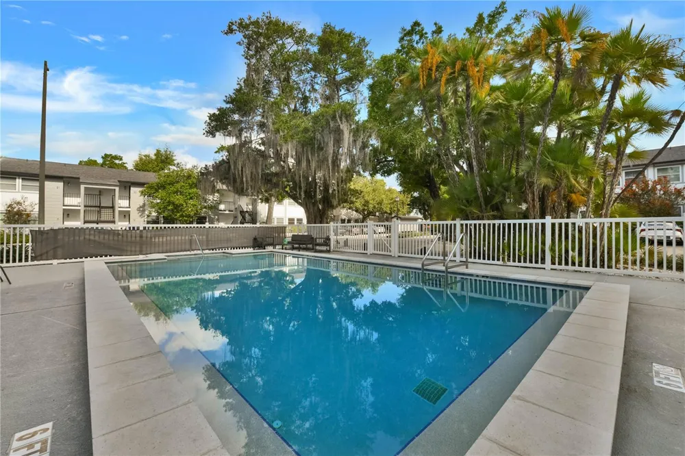 3109 W HORATIO STREET #16 Tampa, FL 33609