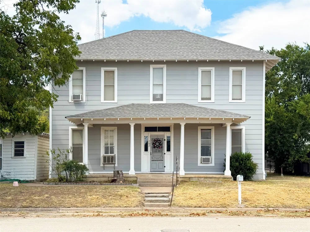 702 Avenue B Santa Anna, TX 76878