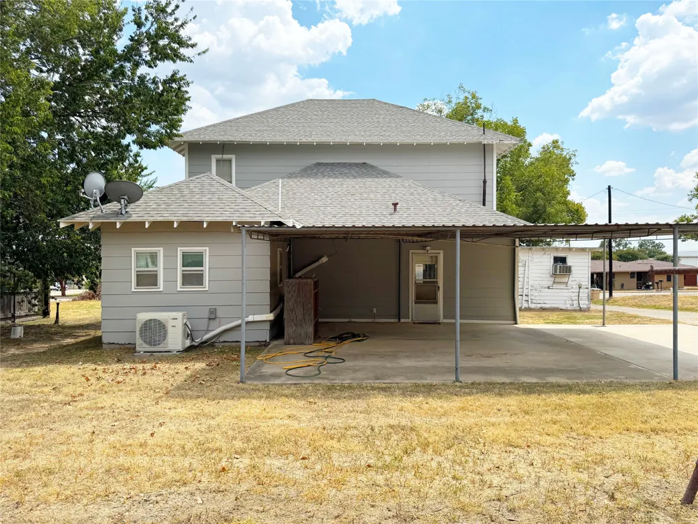 702 Avenue B Santa Anna, TX 76878