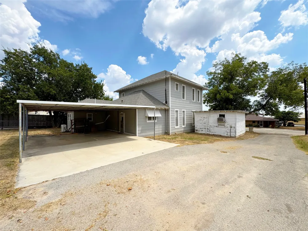 702 Avenue B Santa Anna, TX 76878