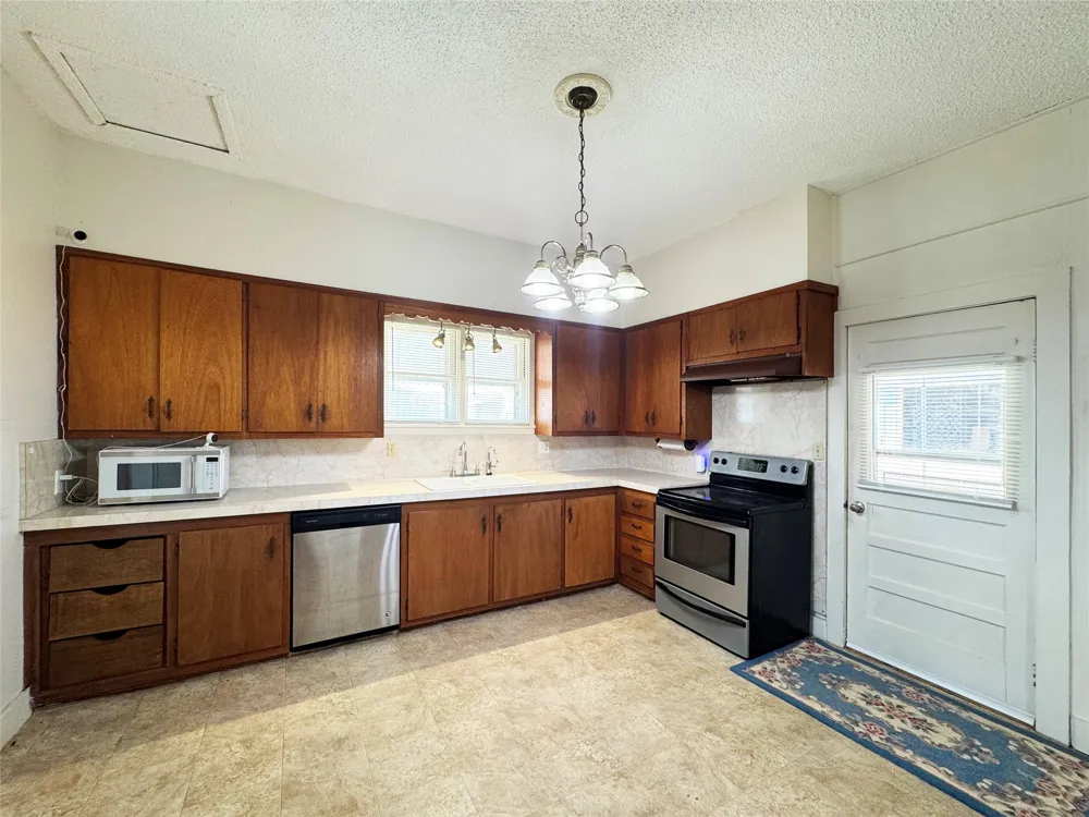 702 Avenue B Santa Anna, TX 76878