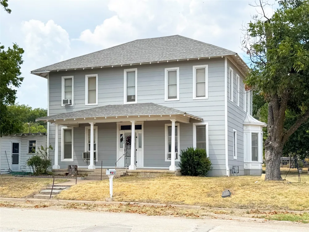 702 Avenue B Santa Anna, TX 76878