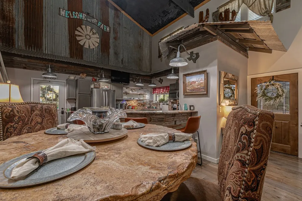 4129 County Road 4111 Campbell, TX 75422