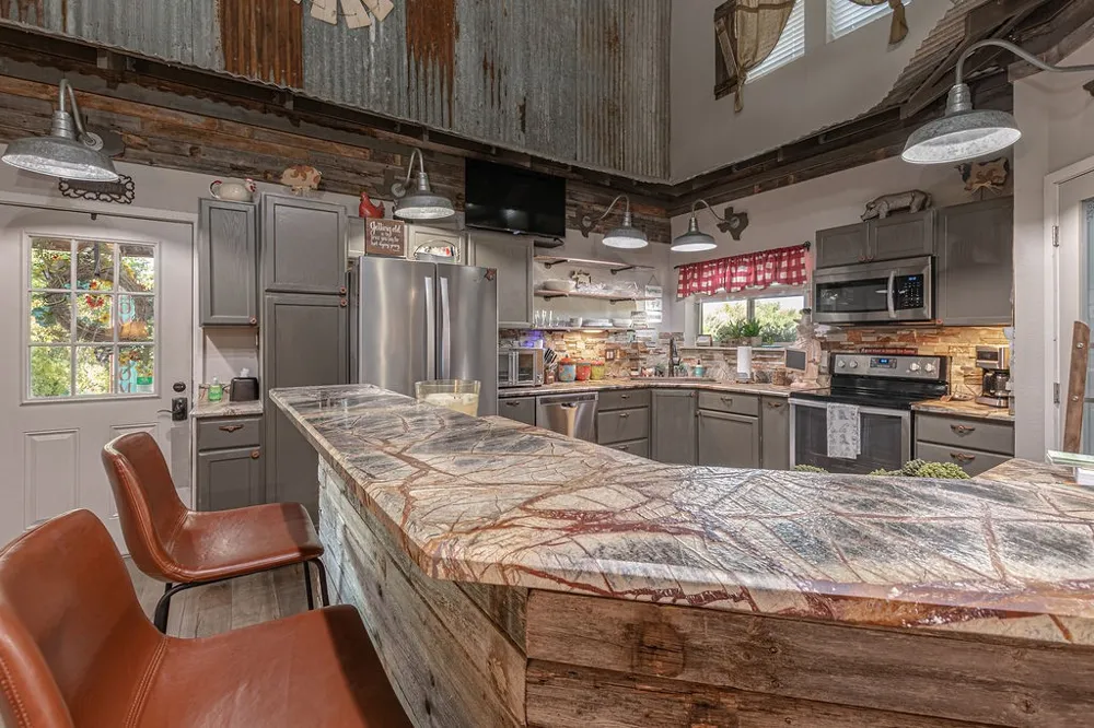 4129 County Road 4111 Campbell, TX 75422