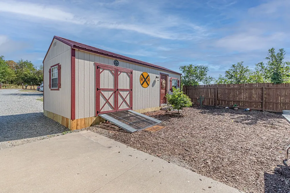 4129 County Road 4111 Campbell, TX 75422