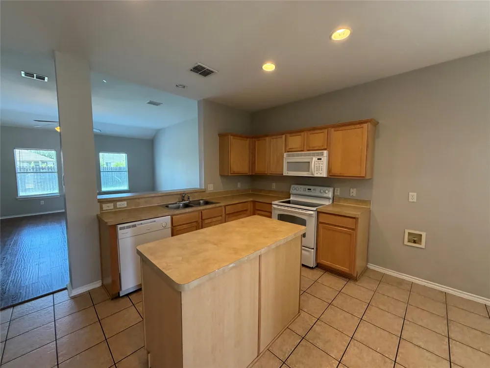 8512 Prairie Wind Trail Fort Worth, TX 76134