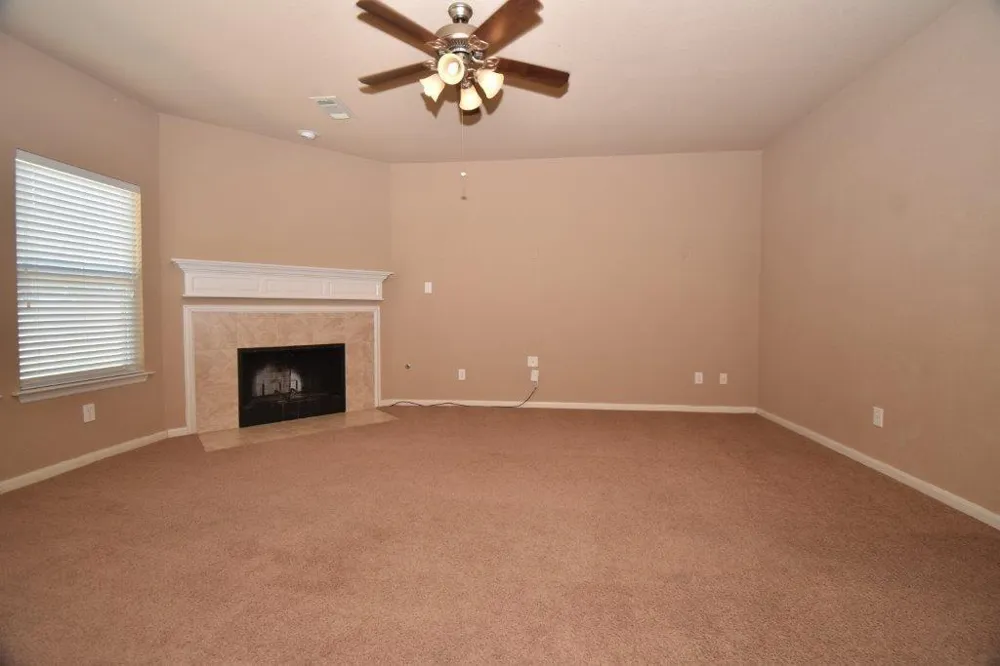 7027 Crockett Ridge Drive Richmond, TX 77406