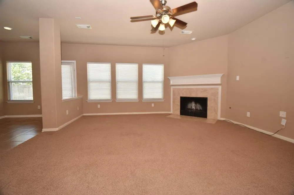 7027 Crockett Ridge Drive Richmond, TX 77406