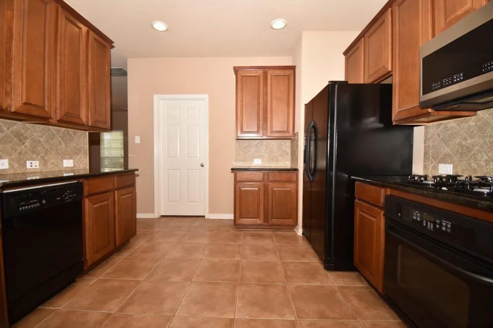 7027 Crockett Ridge Drive Richmond, TX 77406