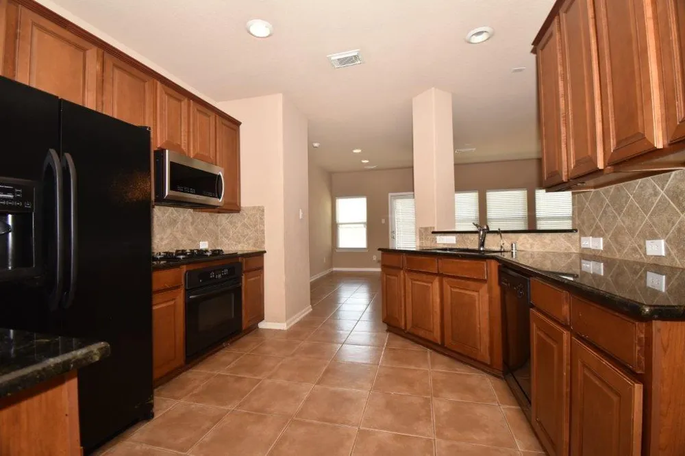 7027 Crockett Ridge Drive Richmond, TX 77406
