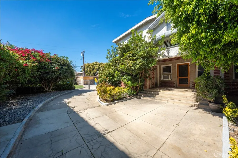 513 Palm Alhambra, CA 91801