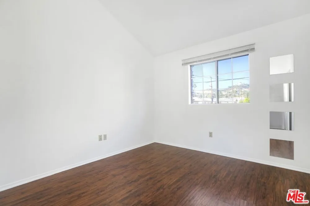 1753 KENMORE AVENUE Los Angeles, CA 90027