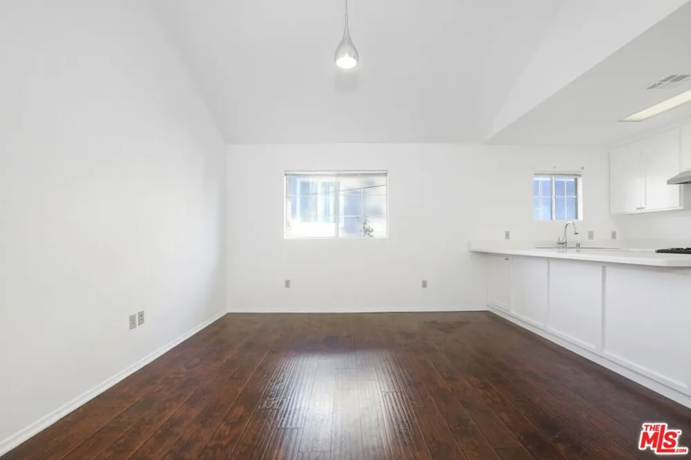 1753 KENMORE AVENUE Los Angeles, CA 90027