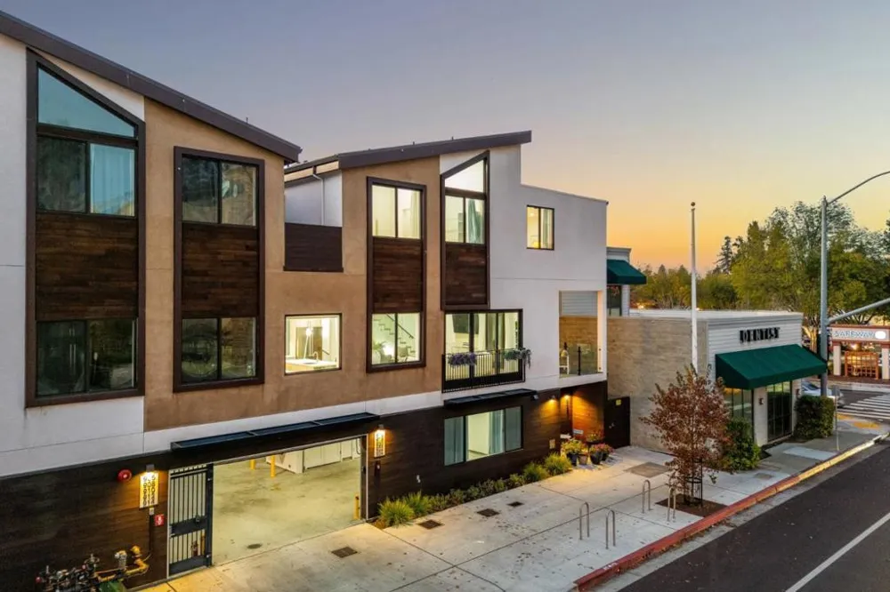 920 Woodside Road Redwood City, CA 94061