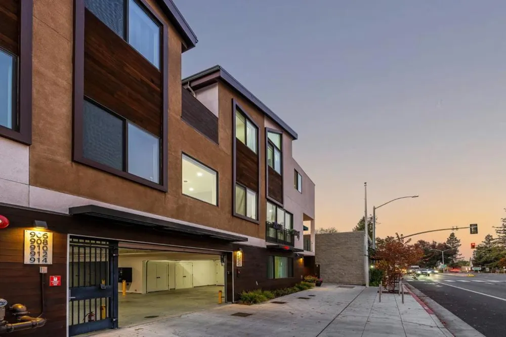920 Woodside Road Redwood City, CA 94061