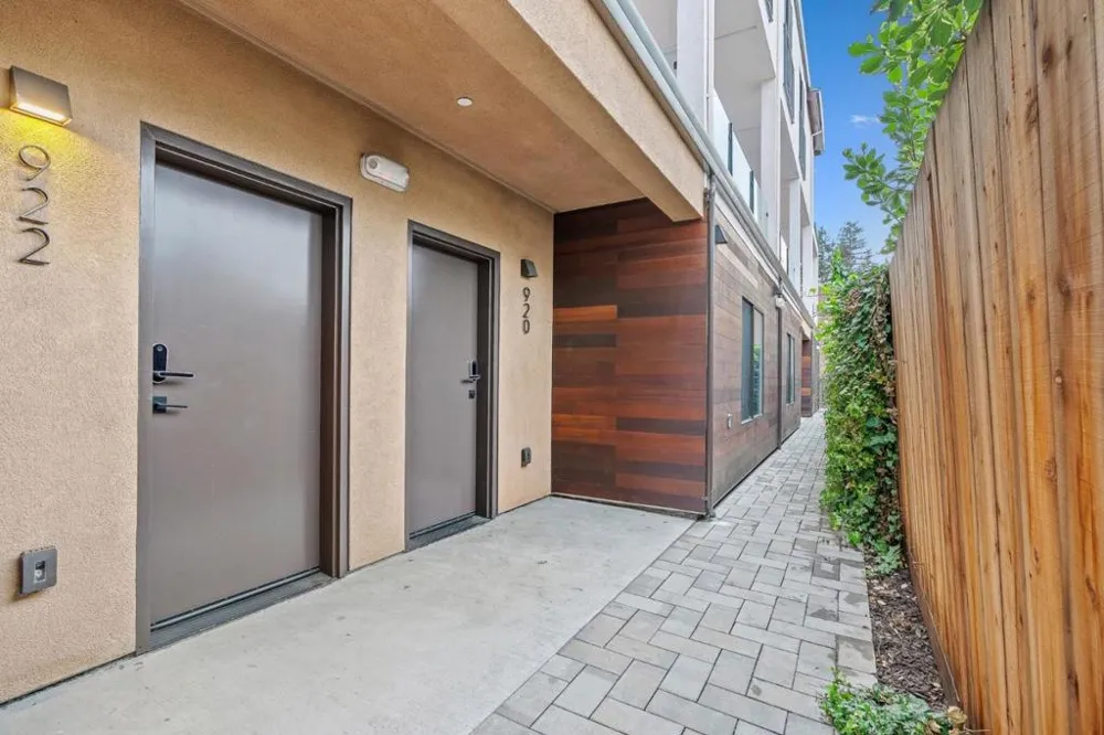 920 Woodside Road Redwood City, CA 94061