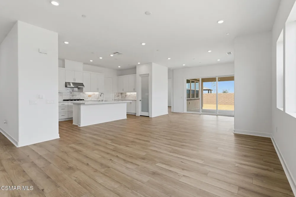 24582 Camino Canoa Valencia, CA 91354