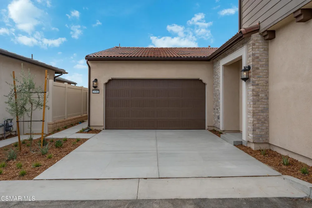 24582 Camino Canoa Valencia, CA 91354
