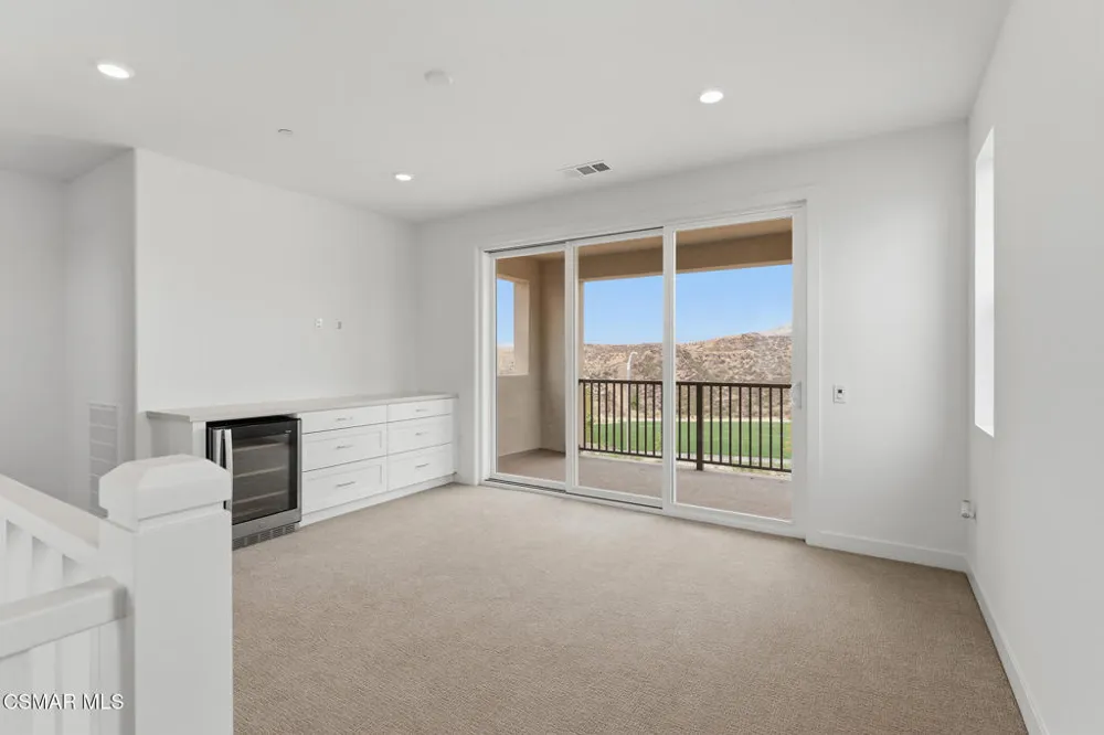 24582 Camino Canoa Valencia, CA 91354