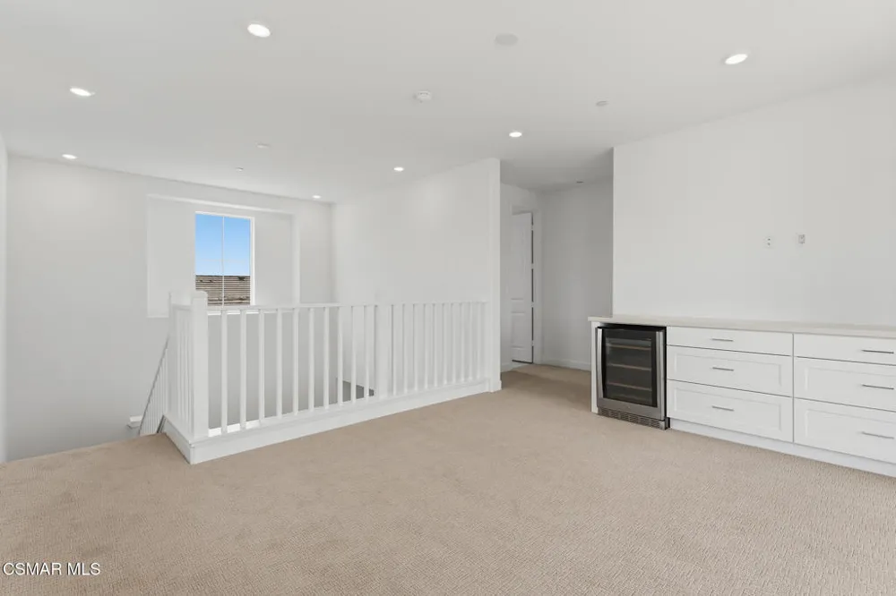 24582 Camino Canoa Valencia, CA 91354