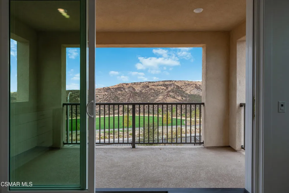 24582 Camino Canoa Valencia, CA 91354