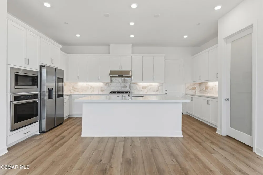 24582 Camino Canoa Valencia, CA 91354