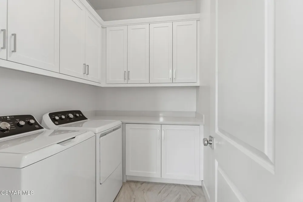 24582 Camino Canoa Valencia, CA 91354