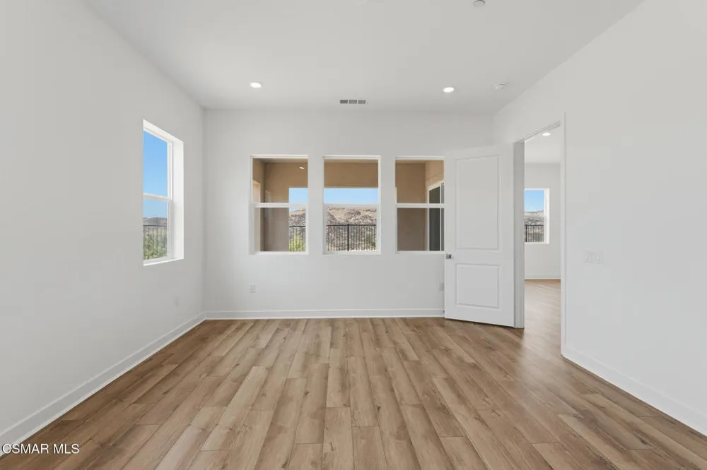 24582 Camino Canoa Valencia, CA 91354