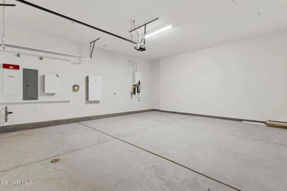 24582 Camino Canoa Valencia, CA 91354