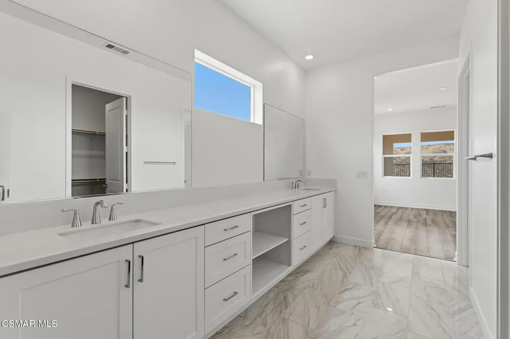 24582 Camino Canoa Valencia, CA 91354