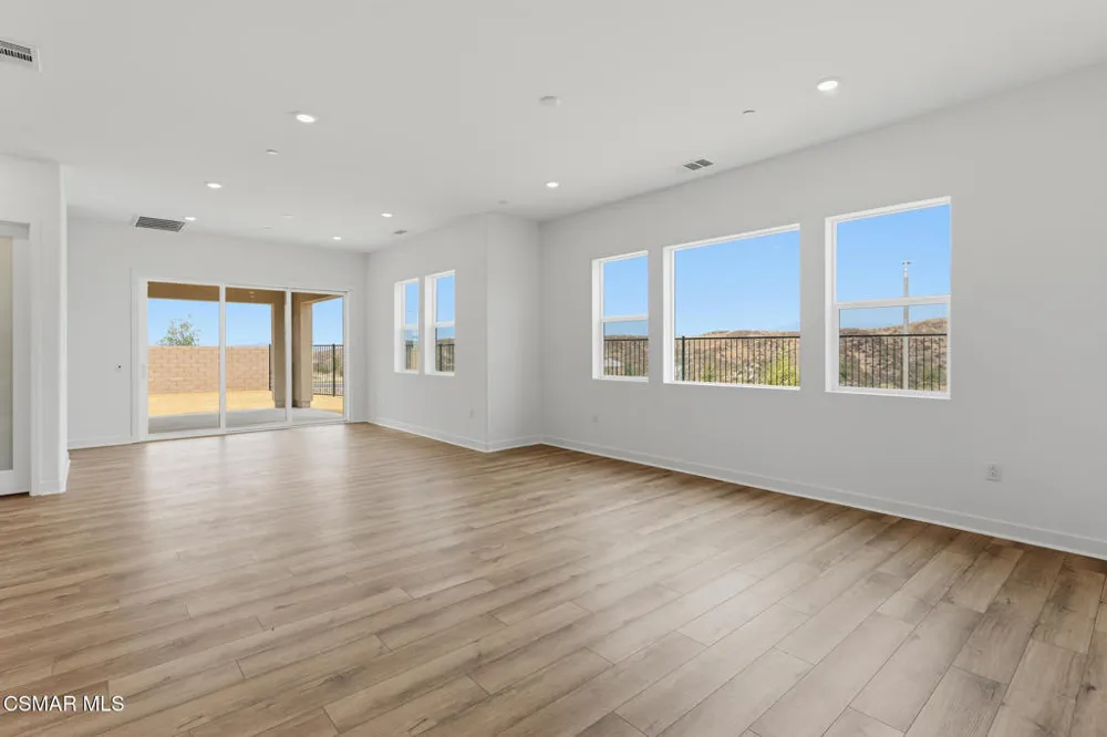 24582 Camino Canoa Valencia, CA 91354