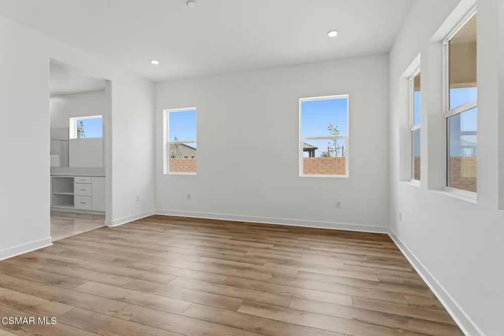 24582 Camino Canoa Valencia, CA 91354