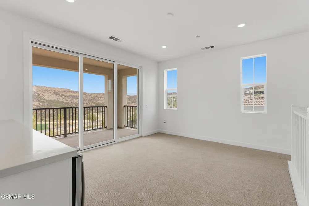 24582 Camino Canoa Valencia, CA 91354