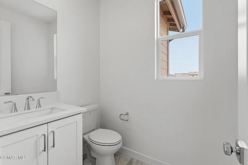24582 Camino Canoa Valencia, CA 91354