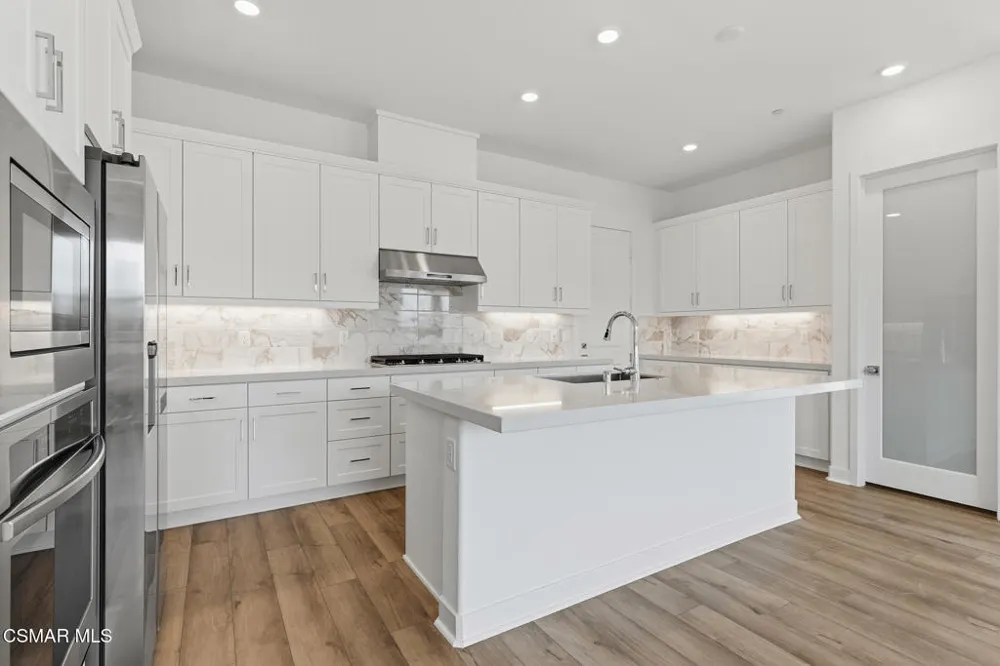 24582 Camino Canoa Valencia, CA 91354