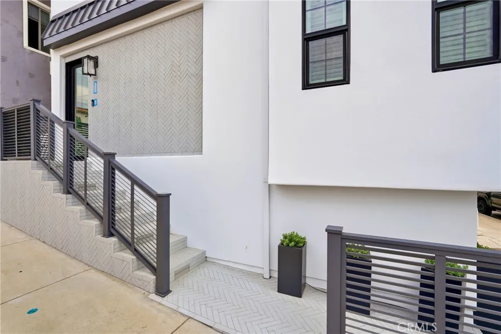 2650 Hermosa Avenue Hermosa Beach, CA 90254