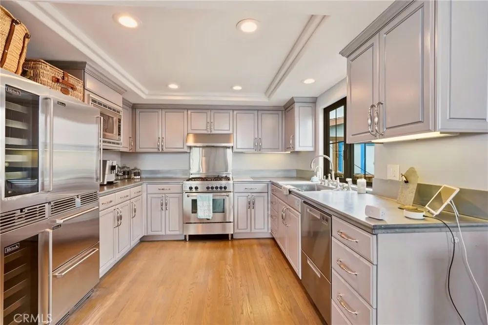 2650 Hermosa Avenue Hermosa Beach, CA 90254