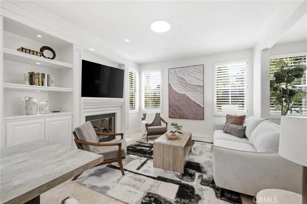 12920 Mackenzie Tustin, CA 92782