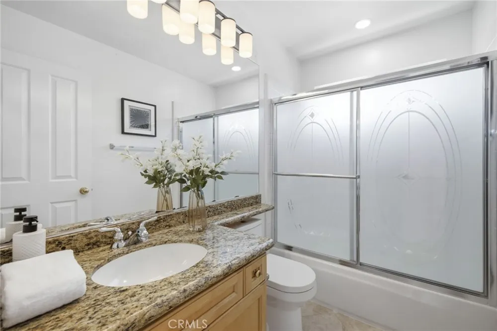 12920 Mackenzie Tustin, CA 92782