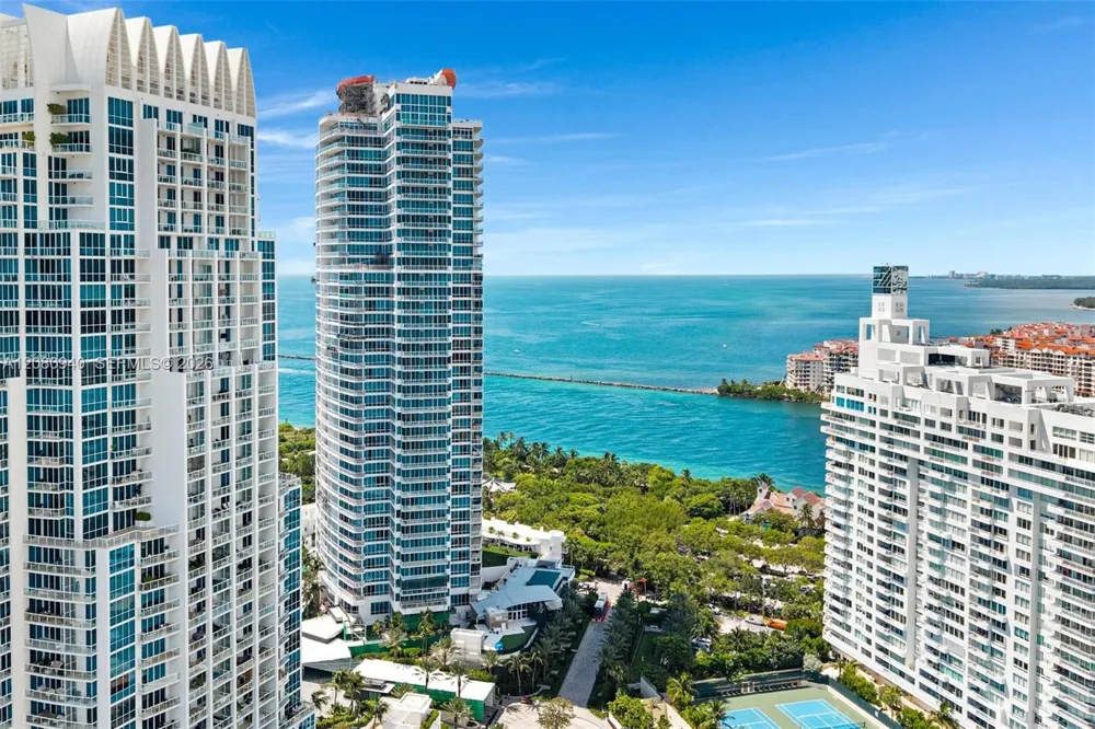 100 S Pointe Dr #1709 Miami Beach, FL 33139