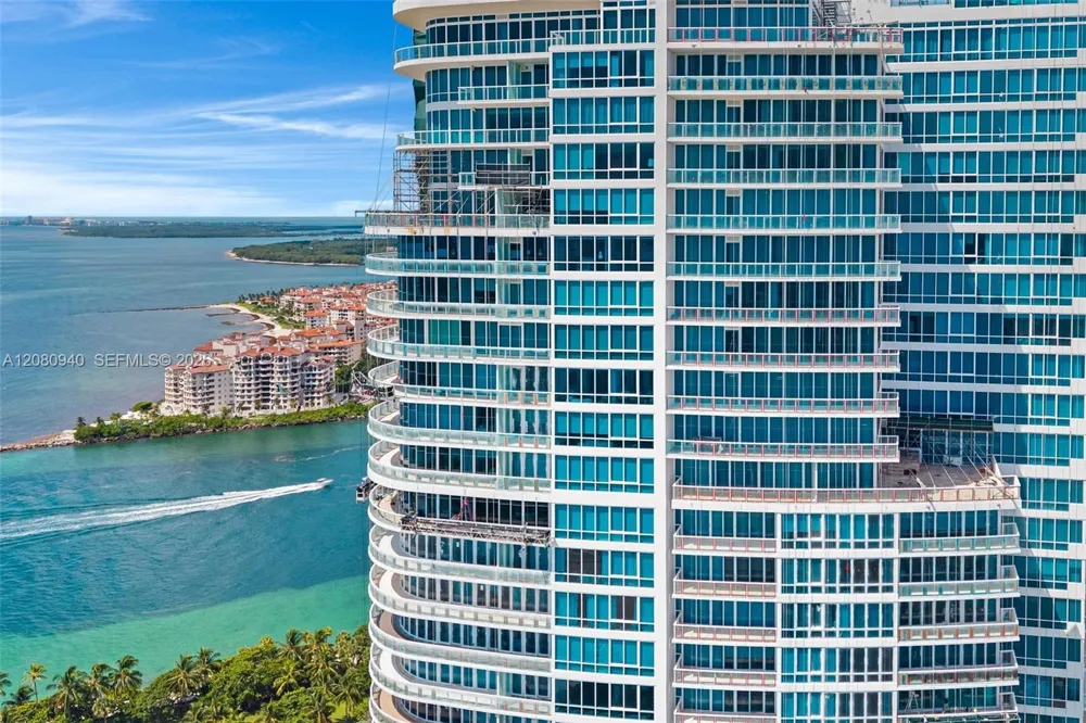 100 S Pointe Dr #1709 Miami Beach, FL 33139