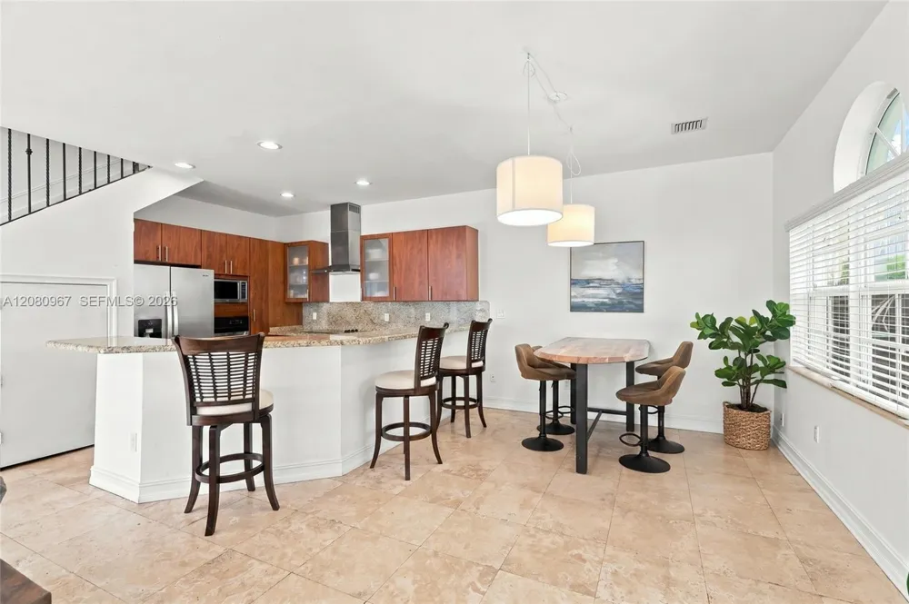 913 SW 8th St #2 Fort Lauderdale, FL 33315