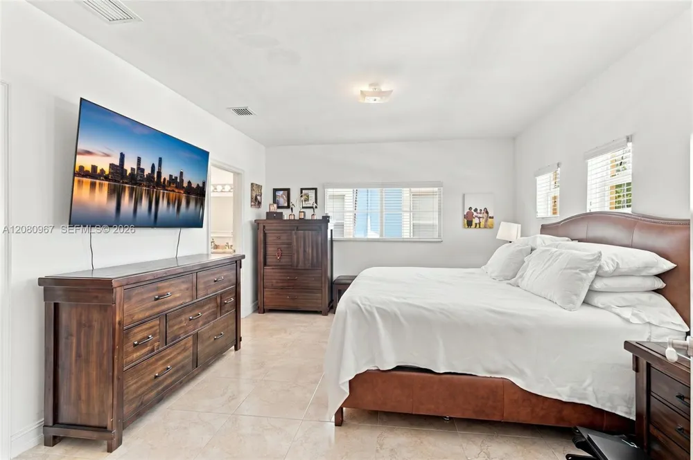 913 SW 8th St #2 Fort Lauderdale, FL 33315