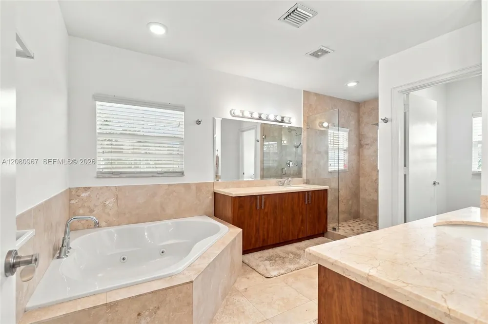 913 SW 8th St #2 Fort Lauderdale, FL 33315