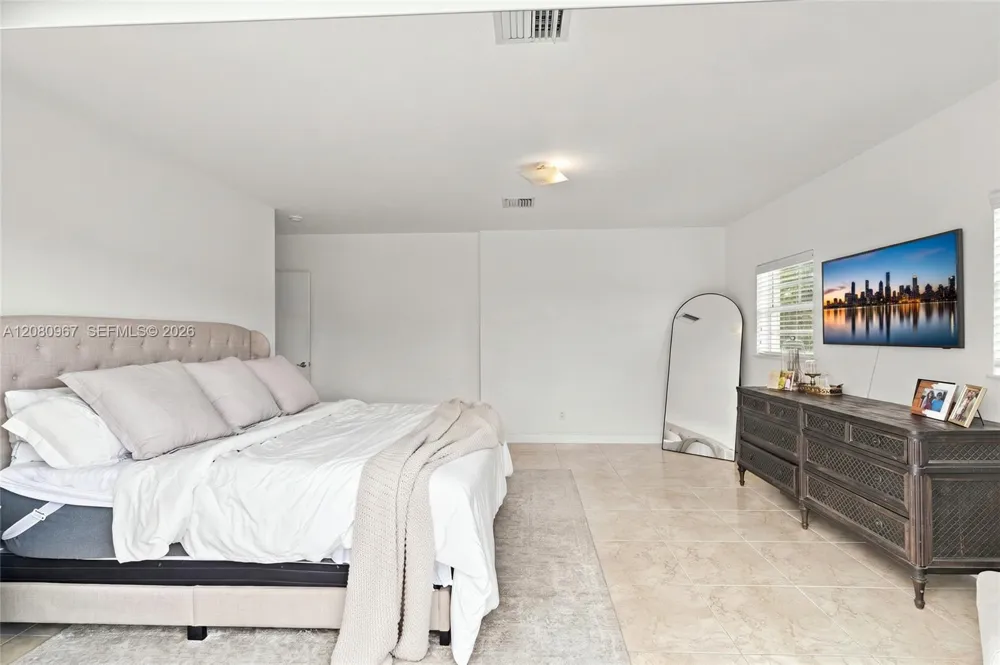 913 SW 8th St #2 Fort Lauderdale, FL 33315