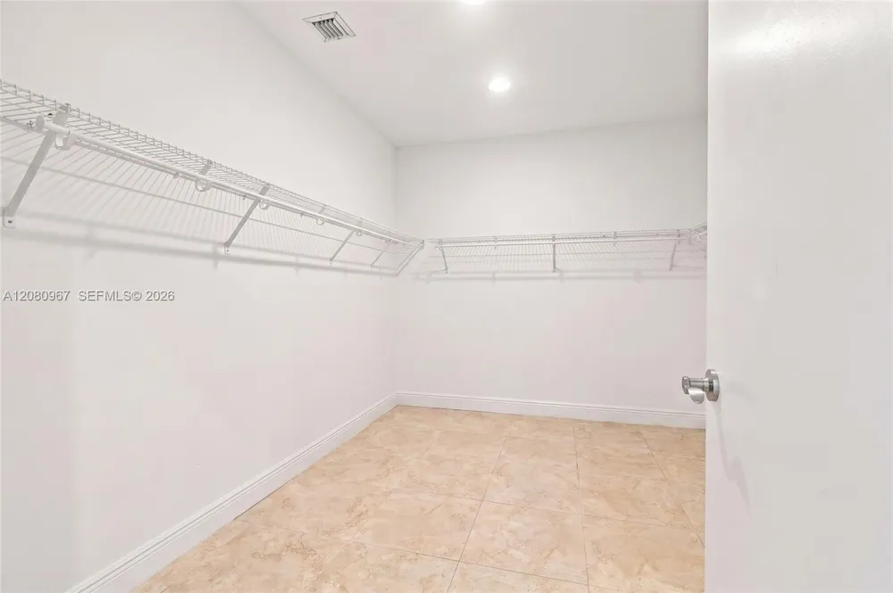 913 SW 8th St #2 Fort Lauderdale, FL 33315