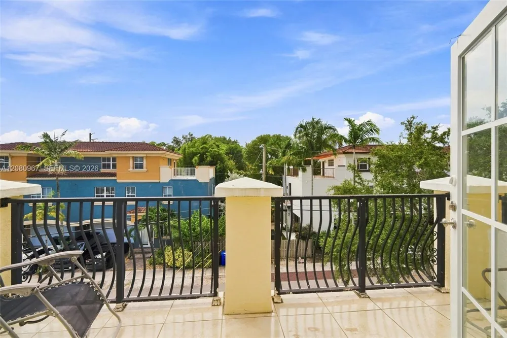 913 SW 8th St #2 Fort Lauderdale, FL 33315
