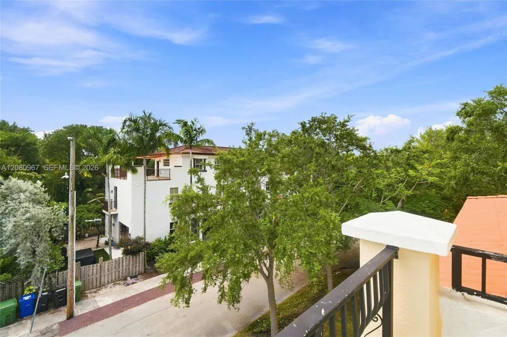 913 SW 8th St #2 Fort Lauderdale, FL 33315