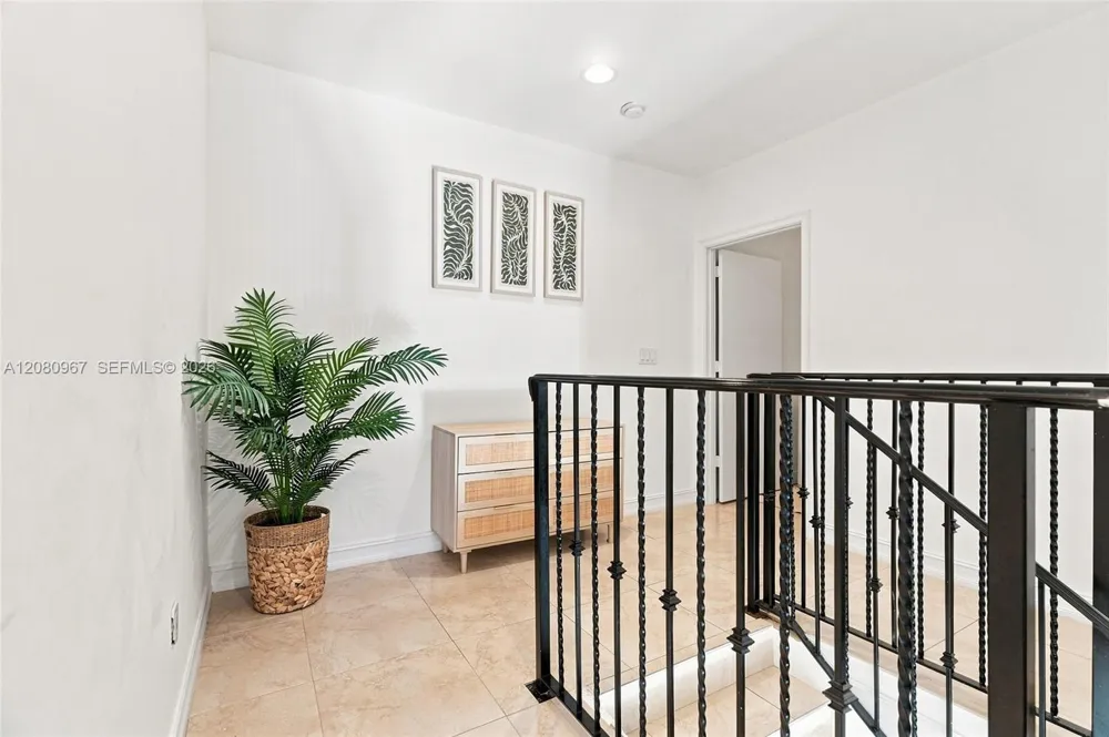 913 SW 8th St #2 Fort Lauderdale, FL 33315